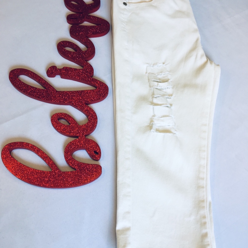 Junior’s AQ American Quality Cropped Denim